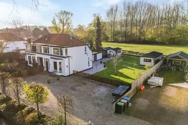 Twee-onder-één-kap te koop: Slotsedijk 147, Rhoon