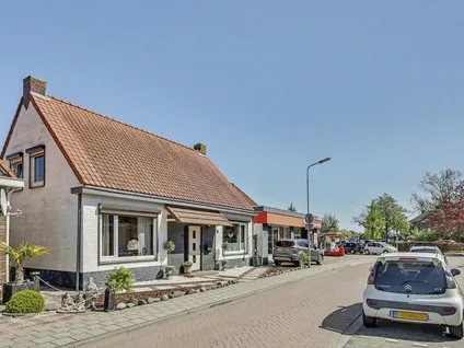 Twee-onder-één-kap te koop: Slotstraat 1, Kruiningen - Kern Kruiningen
