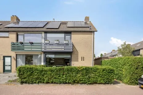 Corner house for sale: Slotstraat 7, Kapelle Kapelle