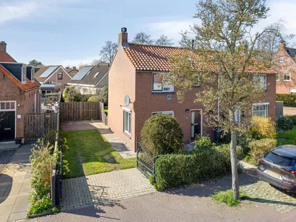 Twee-onder-één-kap te koop: Sluispad 8, Burgh-Haamstede