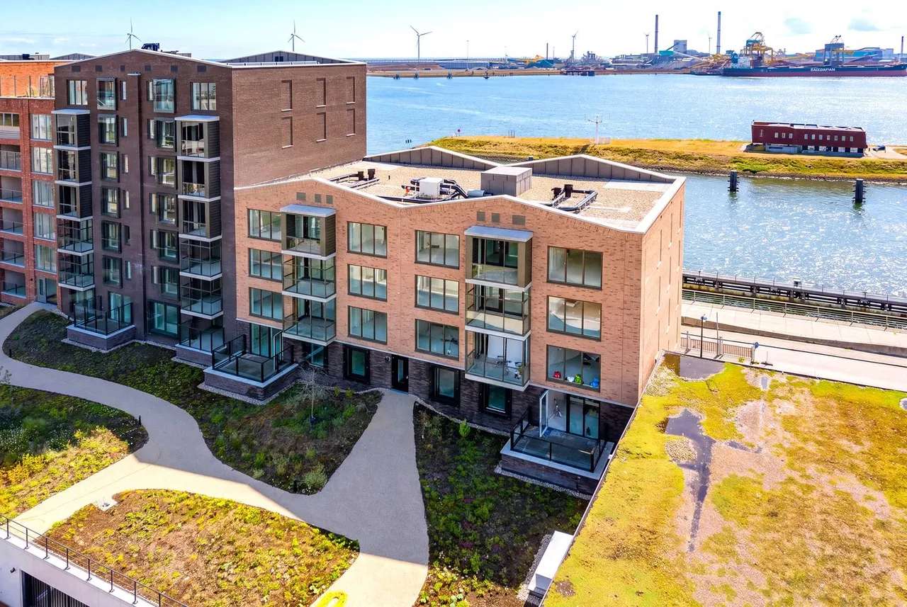 Appartement te koop: Sluisplein 28E, Ijmuiden