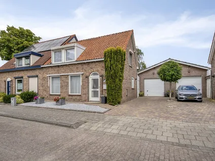 Twee-onder-één-kap te koop: Sluisstraat 37, Someren-Eind centrum Someren
