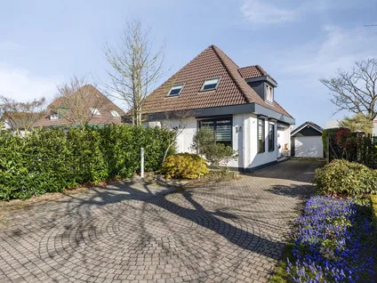 Vrijstaande woning te koop: Sluisweg 14, Industriegebied Born