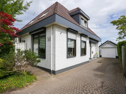 Vrijstaande woning te koop: Sluisweg 14, Industriegebied Born