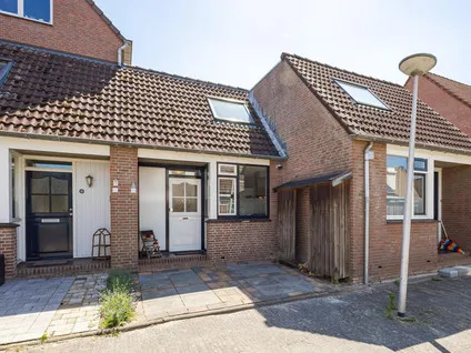 Terraced house for sale: Smalweer 14, De Weren Sliedrecht