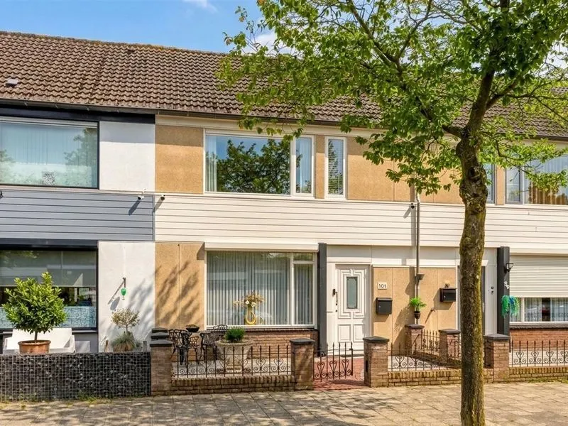 Tussenwoning te koop: Smaragd 101, 'S-Hertogenbosch