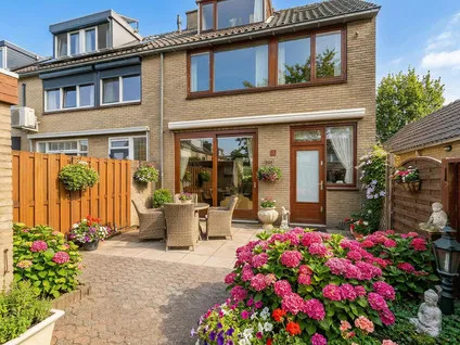 Hoekwoning te koop: Smederij 16, Smitshoek Barendrecht