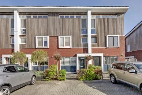 Tussenwoning te koop: Smederij 52, De Gilden Dronten