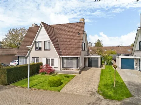 Twee-onder-één-kap te koop: Smidsakker 21, De Haantjes-Vogelbuurt Heteren
