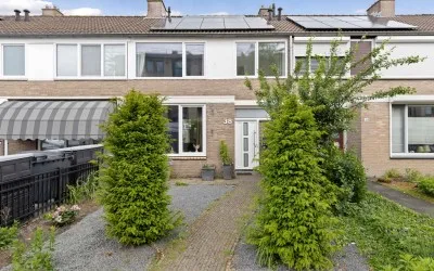 Tussenwoning te koop: Smirnoffstraat 38, Straakven Helmond