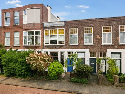 Appartement te koop: Sneeuwklokjestraat 10, Bloemenbuurt-Oost 'S-Gravenhage