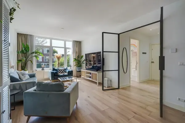 Appartement te koop: Sneeuwklokjestraat 7, Bloemenbuurt-Oost 'S-Gravenhage