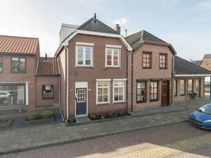 Tussenwoning te koop: Snellemarkt 15, Kruiningen