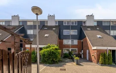 Appartement te koop: Snoekenveen 882, Snoekenveen Spijkenisse