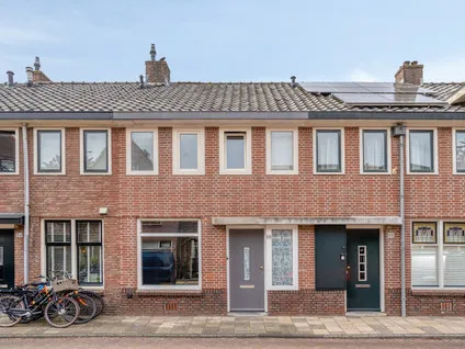 Tussenwoning te koop: Soembastraat 66, Leiden