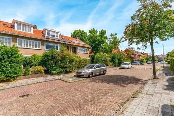 Tussenwoning te huur: Soerlaan 18, Kastanjebuurt Amstelveen