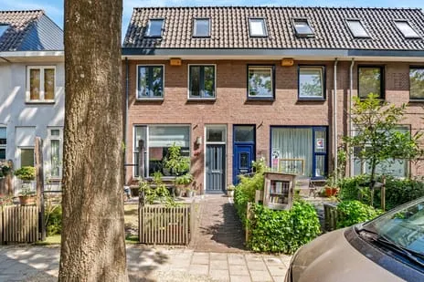 Terraced house for sale: Soesterweg 49, Gerrit van Stellingwerfstraat e.o. Amersfoort
