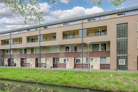 Tussenwoning te koop: Sonja Heniepad 11, Banne-Zuidoost Amsterdam