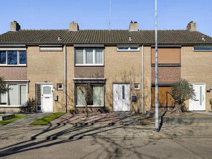 Tussenwoning te koop: Sophiestraat 26, Moesel Weert