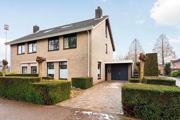 Twee-onder-één-kap te huur: Spaakstraat 19, Methen Zevenaar