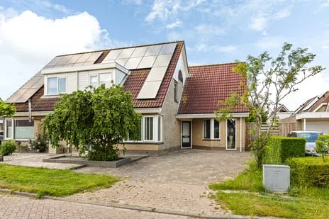 Semi-detached for sale: Spaarlân 6, Kimswerd Kimswerd