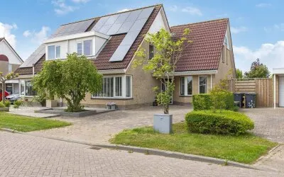 Twee-onder-één-kap te koop: Spaarlân 6, Kimswerd Kimswerd