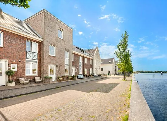 Tussenwoning te koop: Spaarnekade 24, Spaarndam