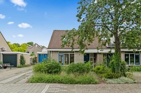 Corner house for sale: Spaarneweg 11, Goilberdingen Oost Culemborg