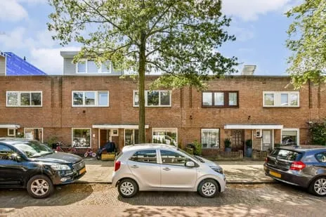 Tussenwoning te huur: Spaarnhovenstraat 30, Weltevredenbuurt Haarlem