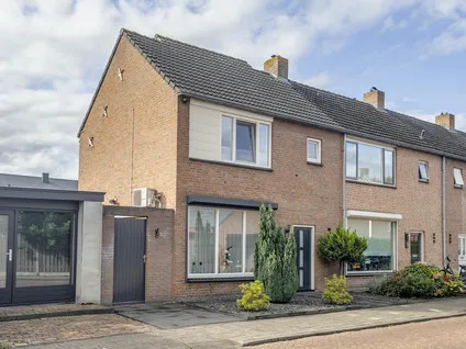 Hoekwoning te koop: Spangenstraat 1, Waspik beneden Waspik