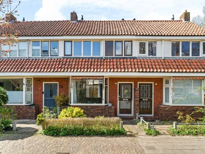 Tussenwoning te koop: Spanjaardsstraat 1B, Rengerspark Leeuwarden