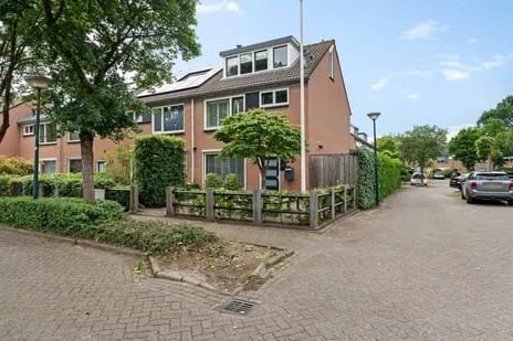 Hoekwoning te koop: Spanker 46, Nieuw-Loosdrechtsedijk Loosdrecht