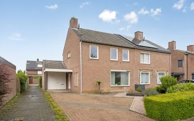 Corner house for sale: Sparrenhoven 20, Amby Maastricht