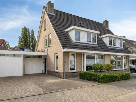 Tussenwoning te koop: Sparrenlaan 5, Gezonken Hoek Veenendaal