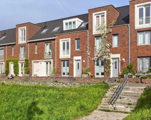Tussenwoning te koop: Specerijenpad 18, Hoge Weide Utrecht