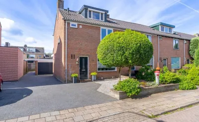 Hoekwoning te koop: Spechtlaan 9, Maartensdijk Kern Maartensdijk