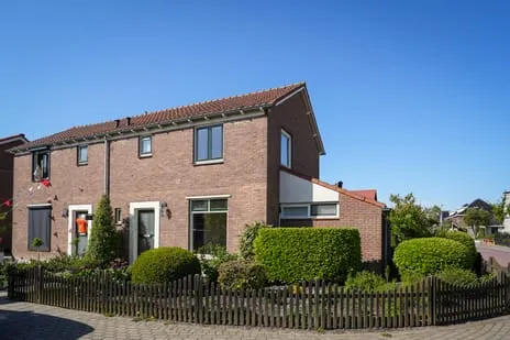 Twee-onder-één-kap te koop: Spechtstraat 2, Opheusden Opheusden