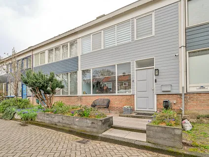 Tussenwoning te koop: Spechtstraat 4, Vogelbuurt Spijkenisse