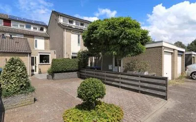 Tussenwoning te koop: Speenkruid 19, Aldlân-Oost Leeuwarden