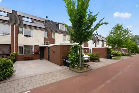 Tussenwoning te koop: Speenkruid 42, Kruidenhof Diemen