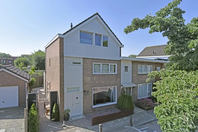 Corner house for sale: Sperwerstraat 8, Nieuwkoop Nieuwkoop