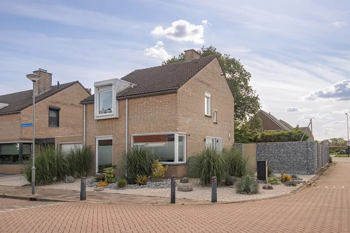 Corner house for sale: Spilstraat 2, Urmond ten oosten van Julianakanaal Urmond