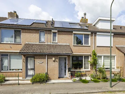 Tussenwoning te koop: Spindermolen 16, Wielwijk-zuid Hardinxveld-Giessendam