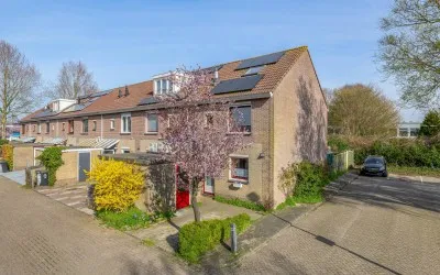 Corner house for sale: Spinozahof 15, Snuiverbuurt Krommenie