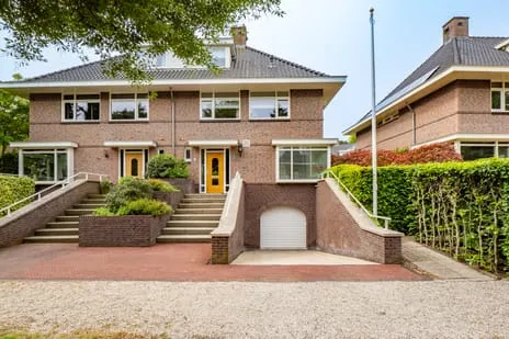 Twee-onder-één-kap te koop: Spinozalaan 19, Lyceumkwartier Zeist