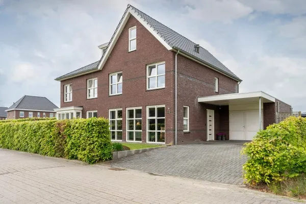 Twee-onder-één-kap te koop: Spitaalzoom 40, Delftlanden Emmen
