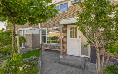 Tussenwoning te koop: Spoetnikstraat 16, Oude Pekela Oude Pekela