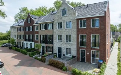 Tussenwoning te koop: Spoorbaan 155, Kanaalzicht Hellevoetsluis
