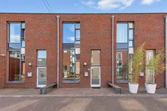 Tussenwoning te koop: Spoorbrughof 36, Apeldoorn
