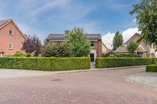 Tussenwoning te koop: Spoorlaan 118, Vogelbuurt Oss